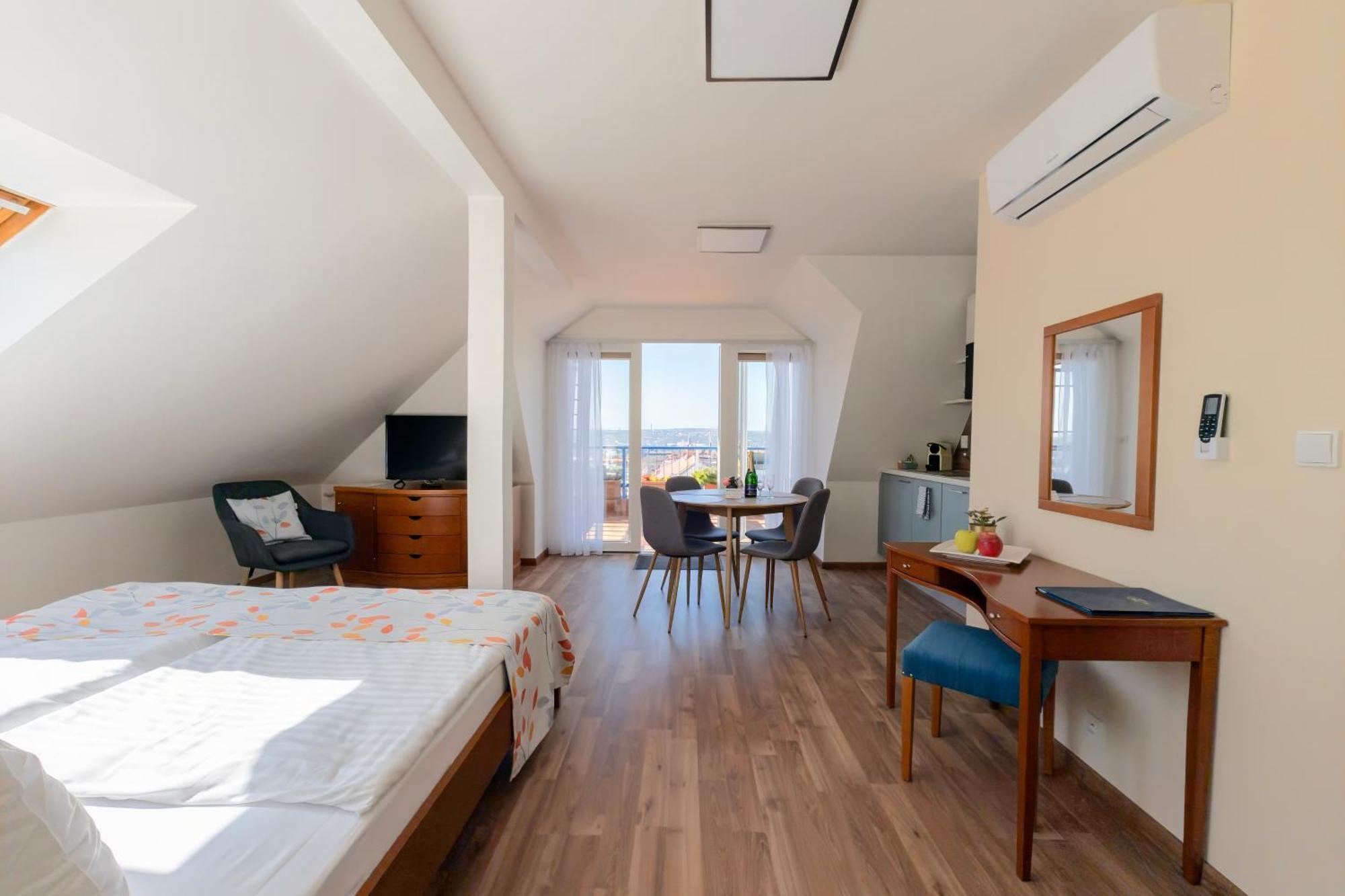 Hotel Orion Prague Ngoại thất bức ảnh